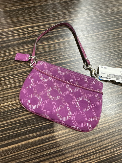 Vist Large View of Product Image Which is Used Coach Wristlet