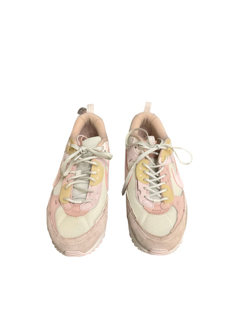 Vist Large View of Product Image Which is Used Nike Performance Shoes 9