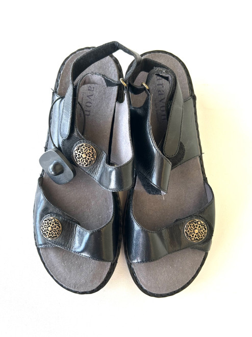 Vist Large View of Product Image Which is Used Aravon Wedge Sandals 11