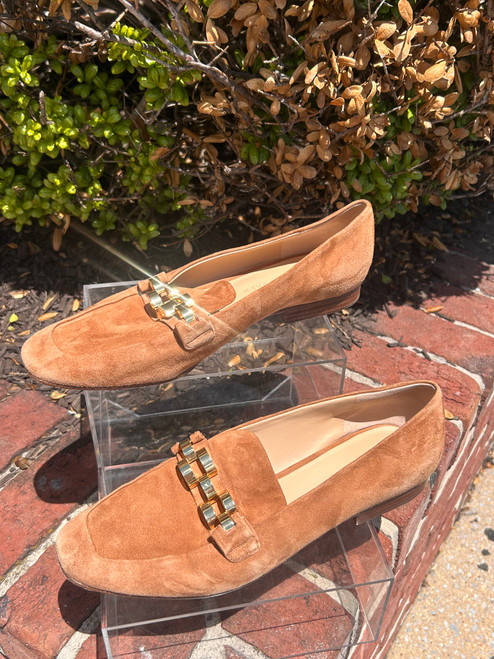 Vist Large View of Product Image Which is Used Veronica Beard Flats 9