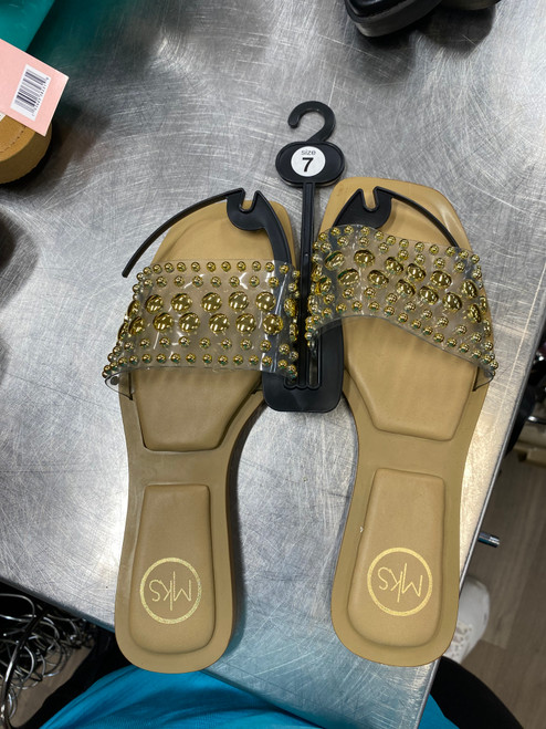 Vist Large View of Product Image Which is Used Unbranded Flats 7