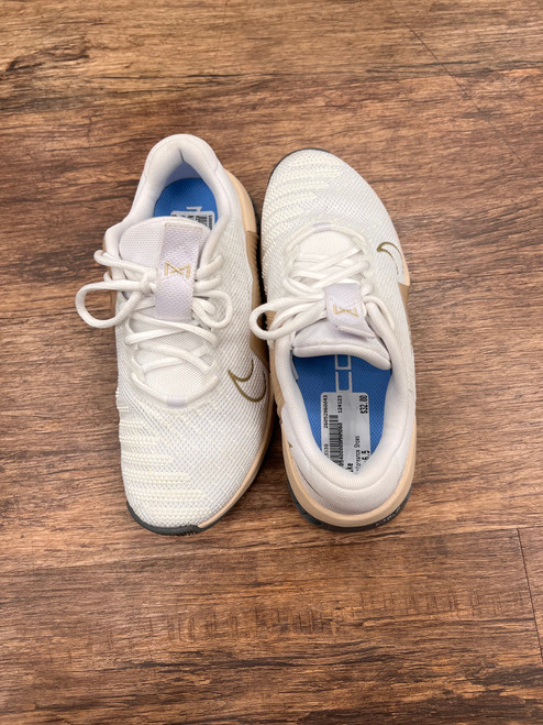 Vist Large View of Product Image Which is Used Nike Performance Shoes 6.5