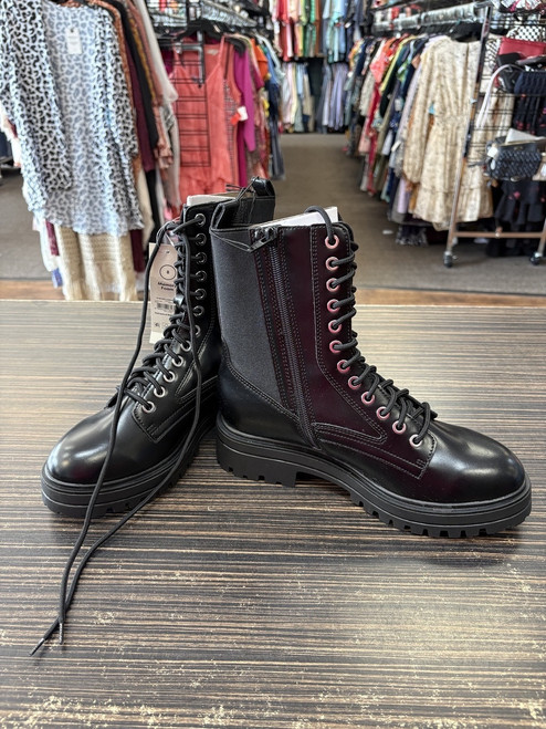 Vist Large View of Product Image Which is Used Unbranded Tall Boots 8