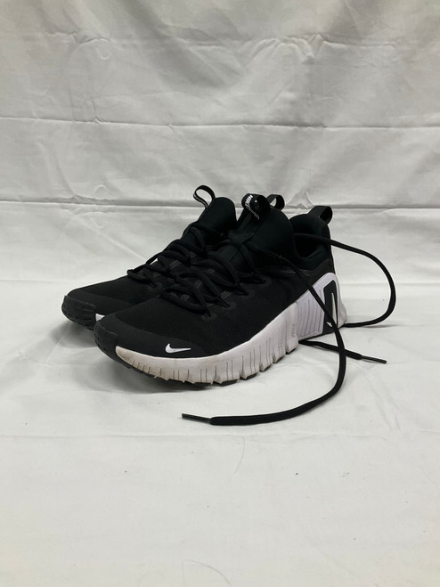 Vist Large View of Product Image Which is Used Nike Performance Shoes 8