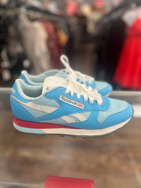 Vist Large View of Product Image Which is Used Reebok Performance Shoes 8.5