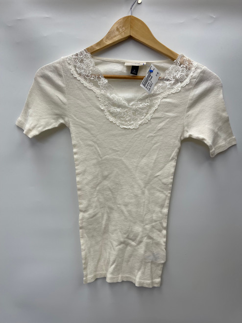 Vist Large View of Product Image Which is Used Universal Threads Short Sleeve Top XS-0/2