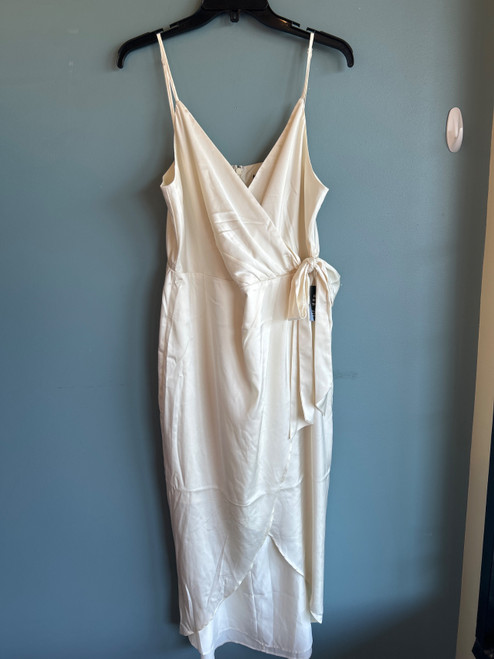 Vist Large View of Product Image Which is Used Express Long Dress F L-12/14