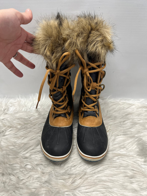 Vist Large View of Product Image Which is Used Unbranded Outerwear Boots 8