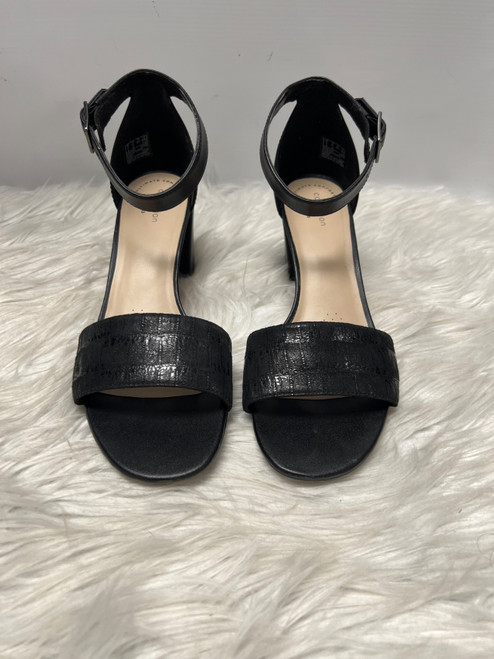 Vist Large View of Product Image Which is Used Clarks Low Heels 9