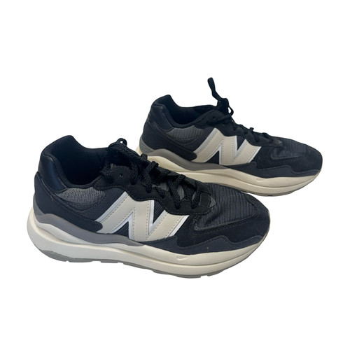 Vist Large View of Product Image Which is Used New Balance Performance Shoes 7