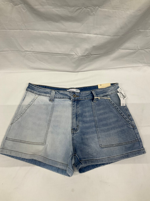 Vist Large View of Product Image Which is Used Kancan Shorts 14-32
