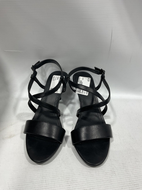 Vist Large View of Product Image Which is Used Clarks High Heels 8.5