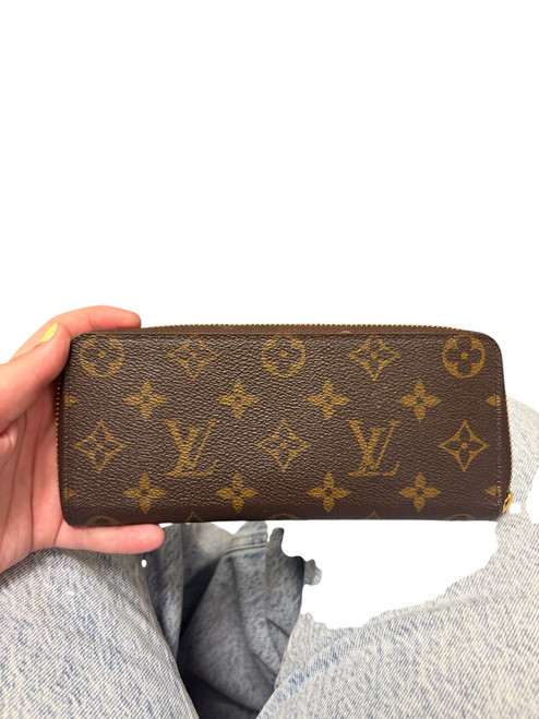 Vist Large View of Product Image Which is Used Louis Vuitton Leather Wallet