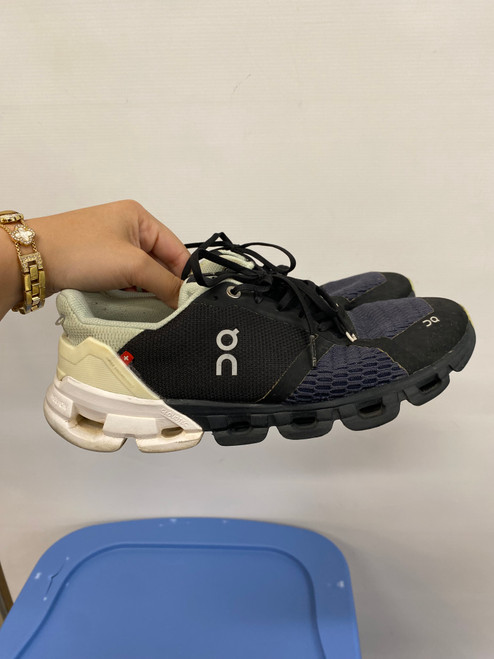 Vist Large View of Product Image Which is Used On Cloud Performance Shoes 8
