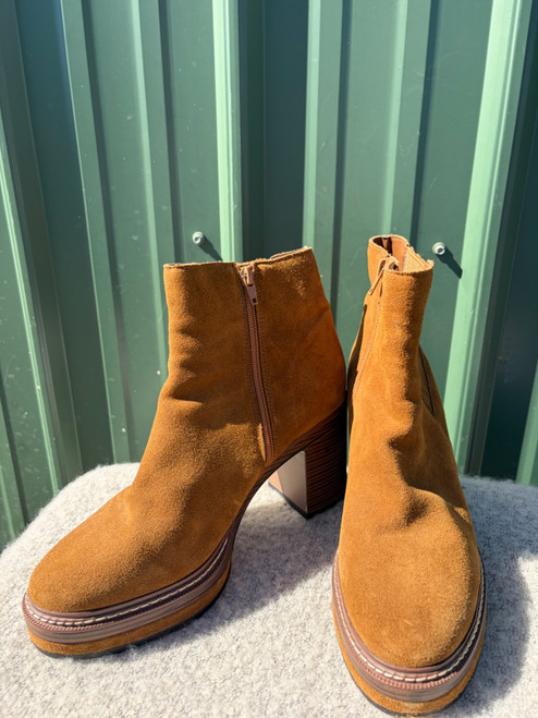 Vist Large View of Product Image Which is Used Steve Madden Ankle Boots 10