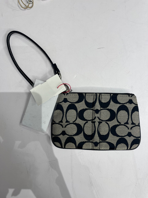 Vist Large View of Product Image Which is Used Coach Wristlet