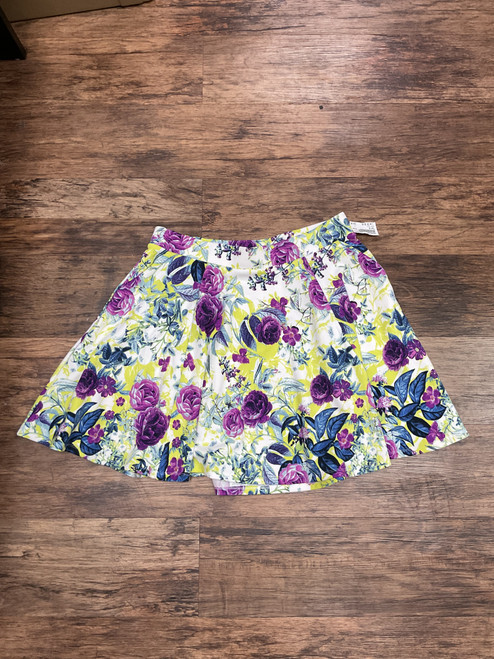 Vist Large View of Product Image Which is Used Torrid Short Skirt 2X 20/35
