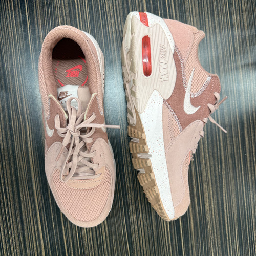 Vist Large View of Product Image Which is Used Nike Performance Shoes 8