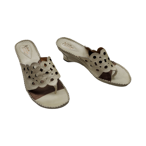 Vist Large View of Product Image Which is Used Clarks Flip Flops 8