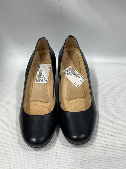 Vist Large View of Product Image Which is Used Naturalizer Low Heels 9