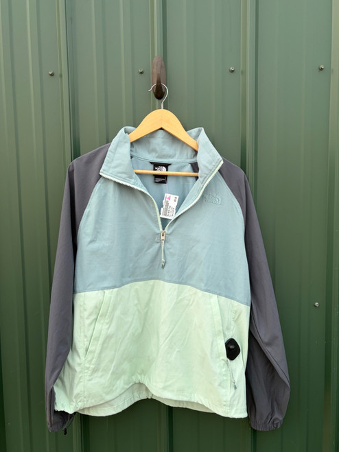 Vist Large View of Product Image Which is Used The North Face Short Light Jacket L-12/14
