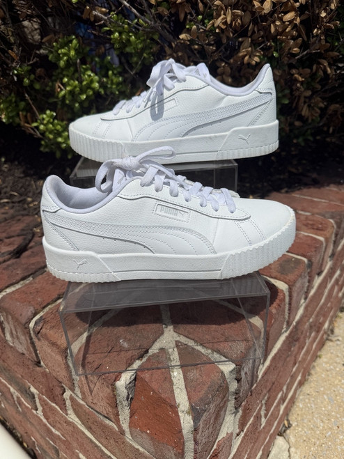 Vist Large View of Product Image Which is Used Puma Sneakers 7.5