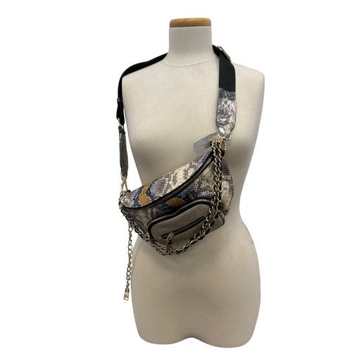 Vist Large View of Product Image Which is Used Steve Madden Small Leather Handbag