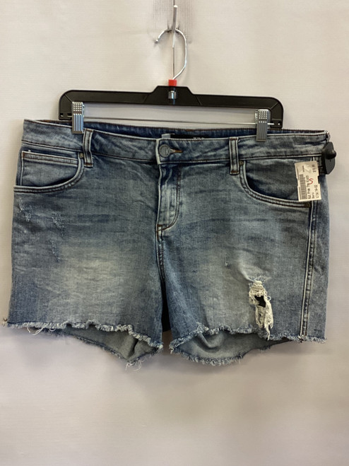 Vist Large View of Product Image Which is Used Kut From The Kloth Shorts 14-32