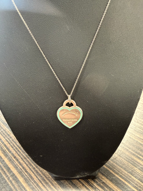 Vist Large View of Product Image Which is Used Tiffany & Co. Necklace