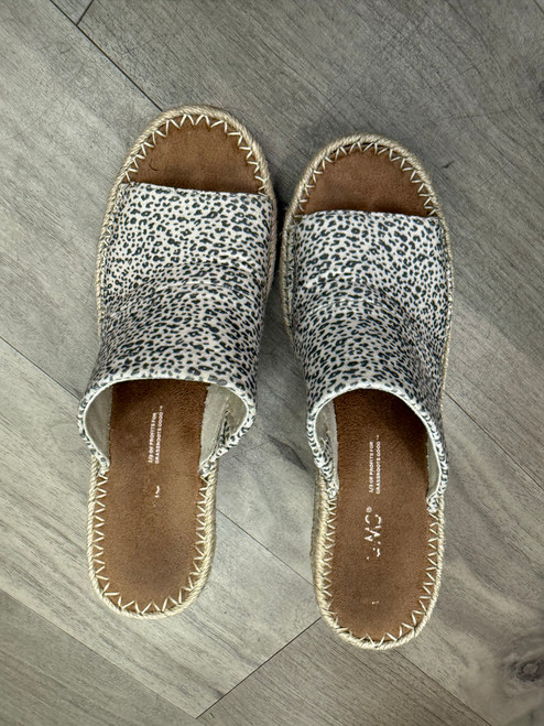 Vist Large View of Product Image Which is Used Toms Wedge Sandals 6