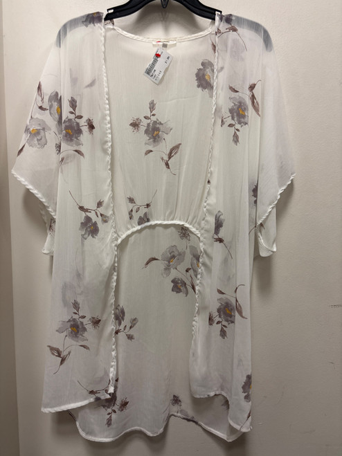 Vist Large View of Product Image Which is Used Maurices Short Sleeve Top S-4/6