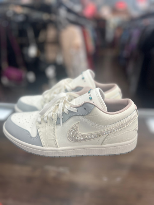 Vist Large View of Product Image Which is Used Nike Casual Shoes 9.5