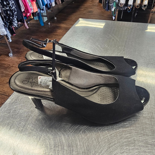 Vist Large View of Product Image Which is Used Lifestride Low Heels 10