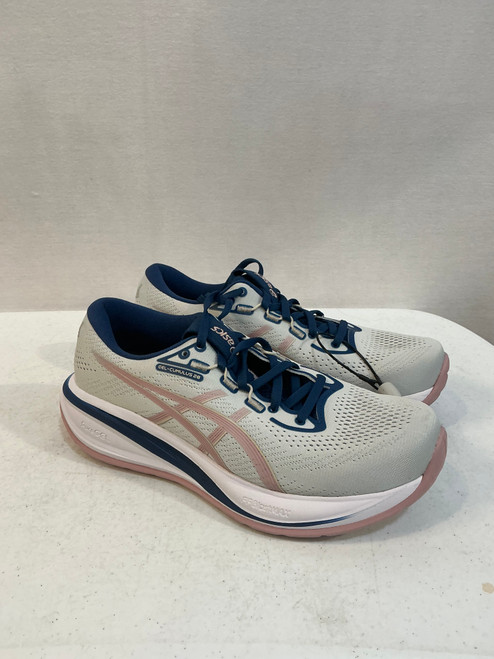 Vist Large View of Product Image Which is Used Asics Performance Shoes 8.5