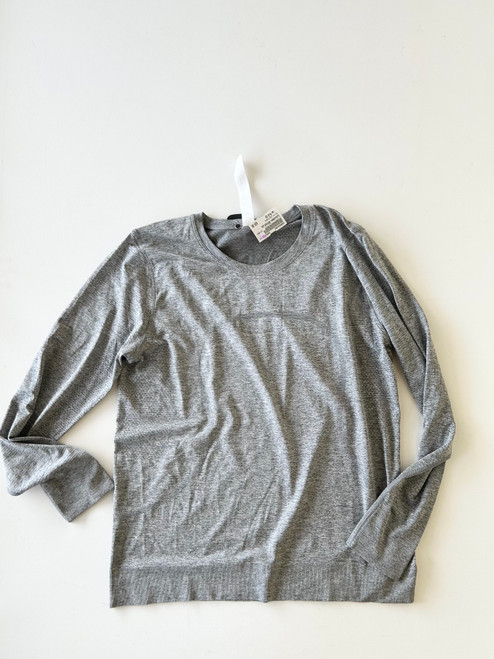 Vist Large View of Product Image Which is Used Lululemon Athletica Active Long Sleeve M-8/10