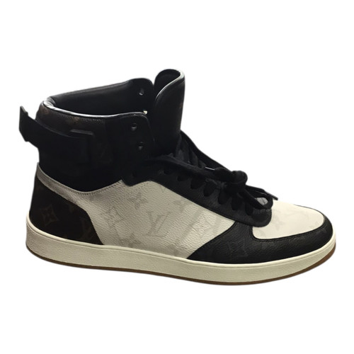 Vist Large View of Product Image Which is Used Louis Vuitton Mens Athletic Shoes 9