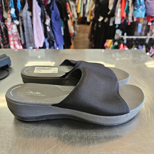 Vist Large View of Product Image Which is Used Clarks Flip Flops 9