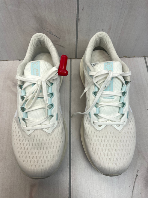 Vist Large View of Product Image Which is Used Nike Performance Shoes 9.5