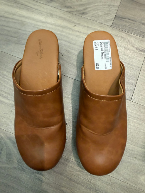 Vist Large View of Product Image Which is Used Universal Threads Clogs 8.5