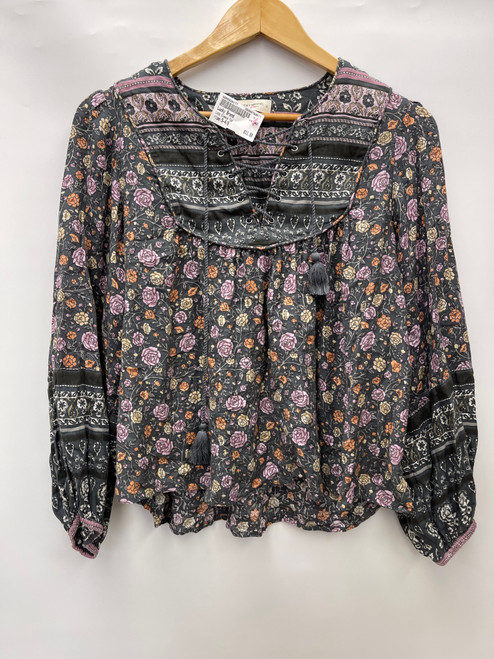 Vist Large View of Product Image Which is Used Lucky Brand Long Sleeve Top S-4/6