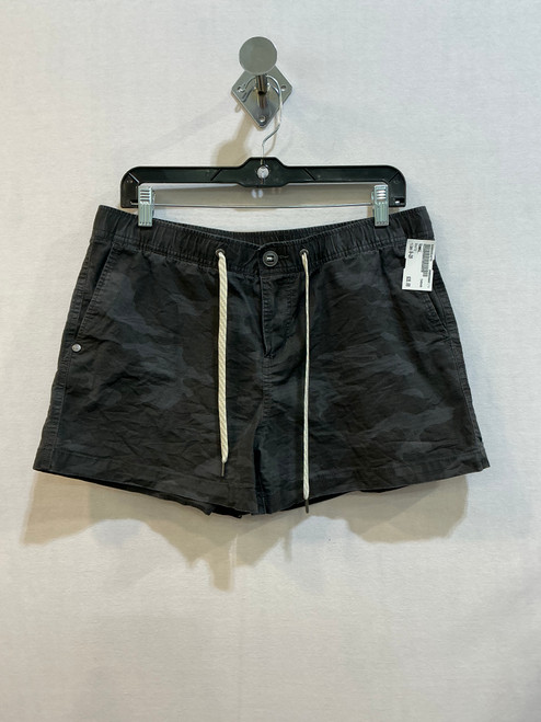 Vist Large View of Product Image Which is Used Vuori Shorts 8-29