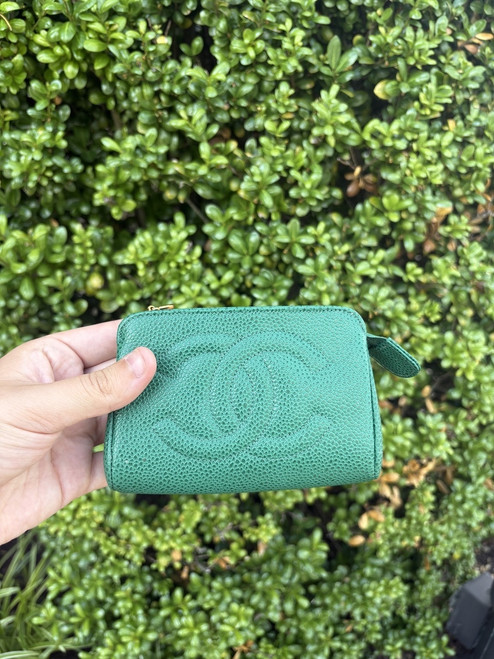 Vist Large View of Product Image Which is Used Chanel Small Leather Wallet