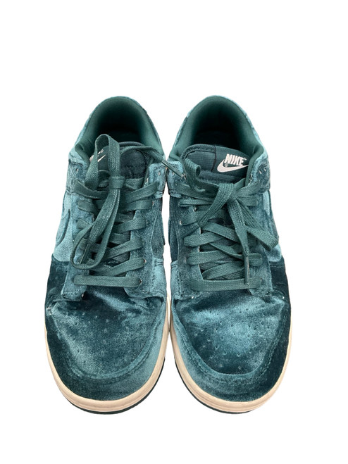 Vist Large View of Product Image Which is Used Nike Casual Shoes 6.5