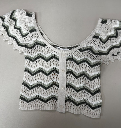 Vist Large View of Product Image Which is Used Blu Pepper Short Sleeve Top M-8/10
