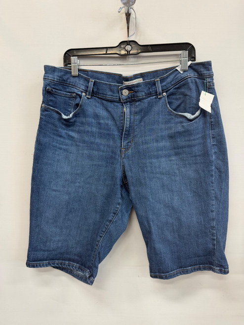 Vist Large View of Product Image Which is Used Levi's Shorts 18-34