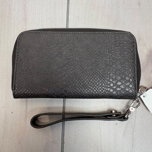 Vist Large View of Product Image Which is Used Jewell By Thirty-One Wristlet
