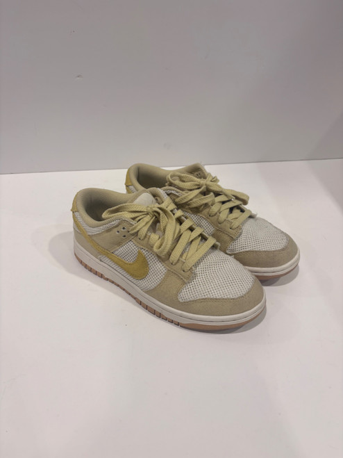 Vist Large View of Product Image Which is Used Nike Casual Shoes 8.5