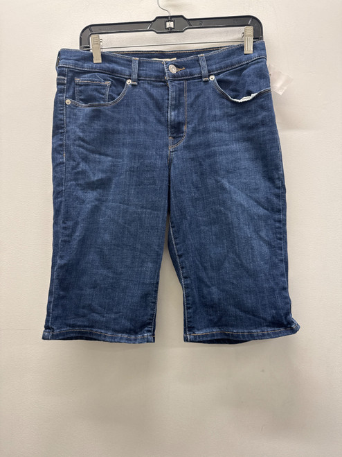 Vist Large View of Product Image Which is Used Blue Levi's Shorts 6-28