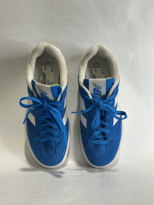 Vist Large View of Product Image Which is Used New Balance Casual Shoes 8.5