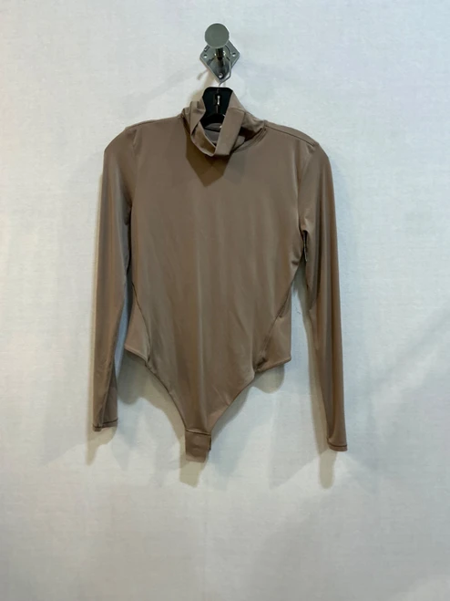Vist Large View of Product Image Which is Used Lululemon Athletica Active Long Sleeve M-8/10